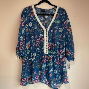 Torrid size 1 blouse